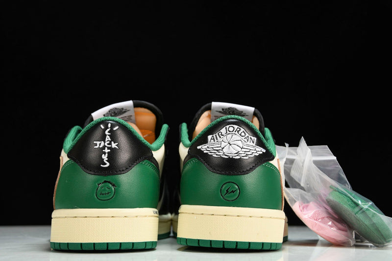 TRAVIS SCOTT x AJ1 LOW  x FRAGMENT DESIGN ‘PINE GREEN’