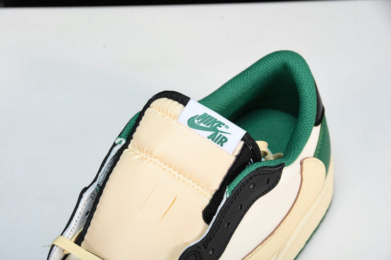 TRAVIS SCOTT x AJ1 LOW  x FRAGMENT DESIGN ‘PINE GREEN’