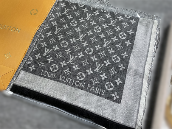 LV SCARF