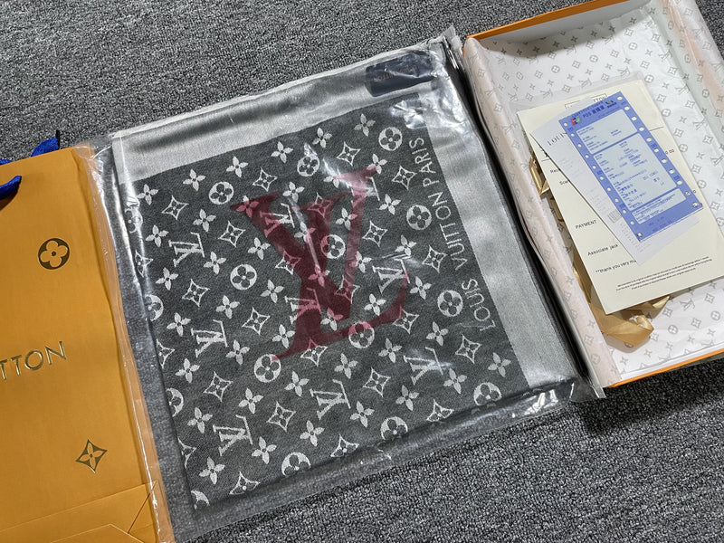 LV SCARF