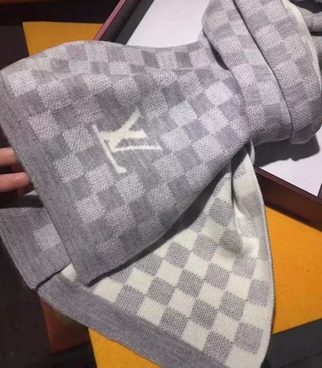 LV SCARF