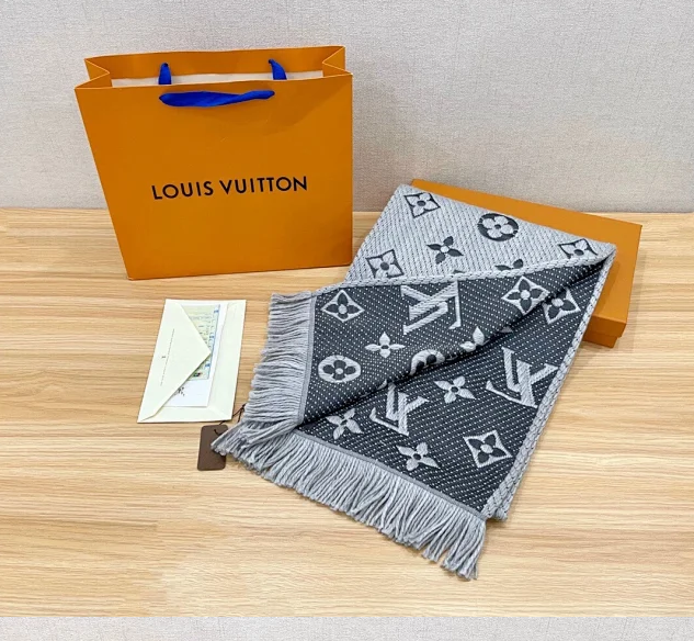 LV SCARF