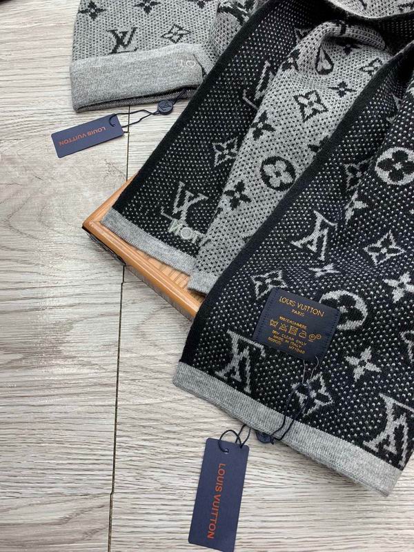 LV SET (BEANIE + SCARF)