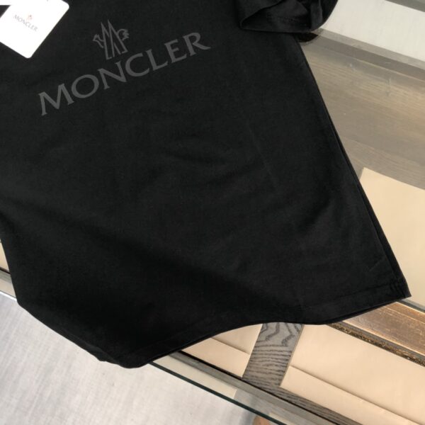 Moncler T-shirt