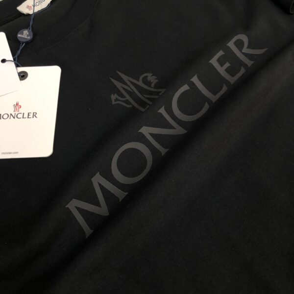 Moncler T-shirt