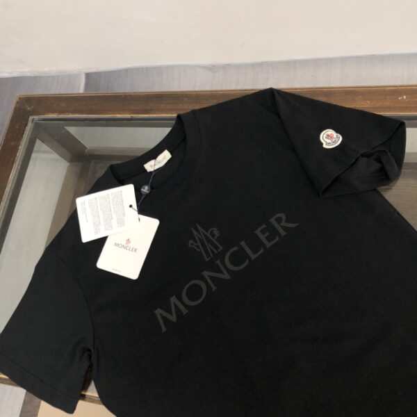 Moncler T-shirt