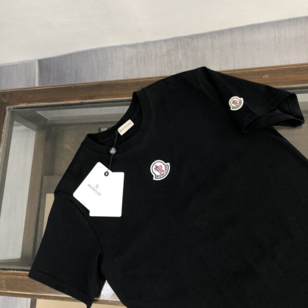 Moncler T-shirt