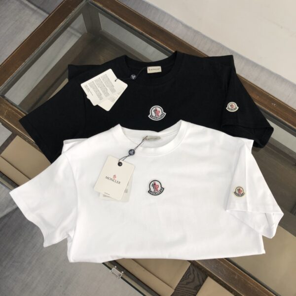 Moncler T-shirt