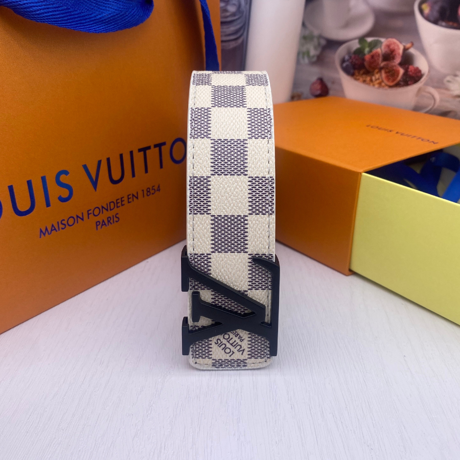 LOUIS VUITTON BELT