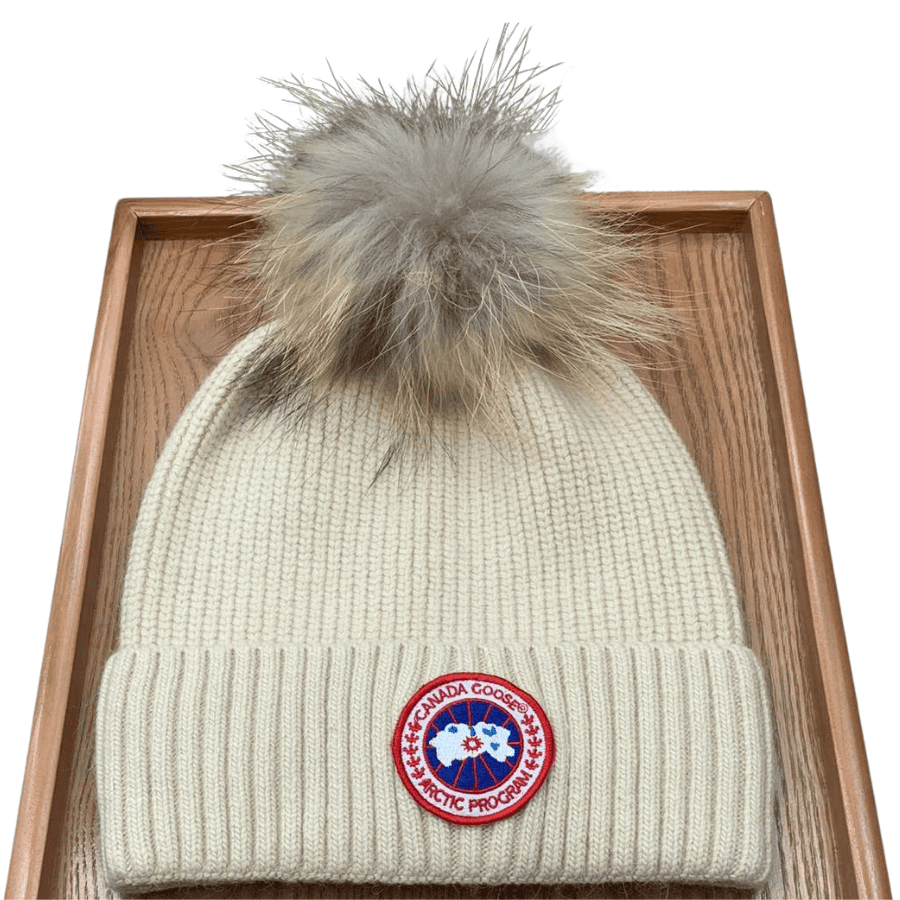 LIVIAN FUNDOS (11) Canada goose beanie - Image 1