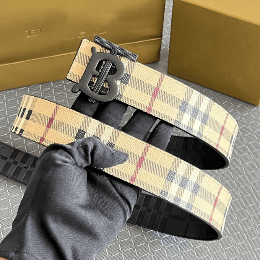 LIVIAN FUNDOS - 2025-08-08T154249.167 Burberry belt - Image 1
