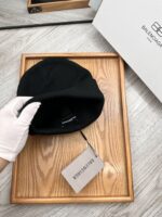 Balenciaga beanie - Image 4