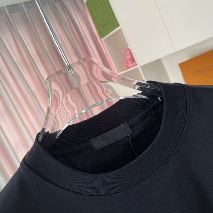 Prada t-shirt - Image 3
