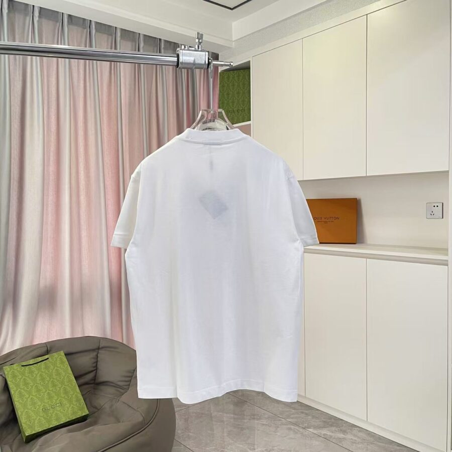Prada t-shirt - Image 4