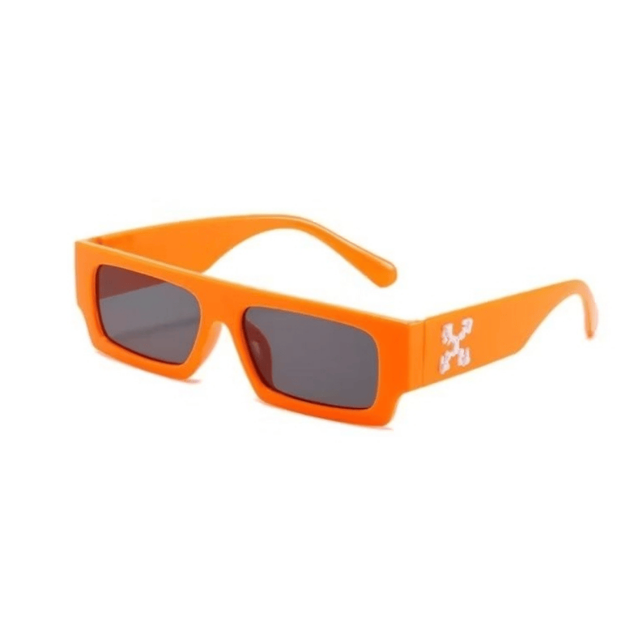 LIVIAN FUNDOS - 2025-09-02T223042.118 Glasses off-white - Image 1